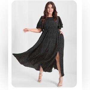 BloomChic Black & White Maxi Dress With Pockets